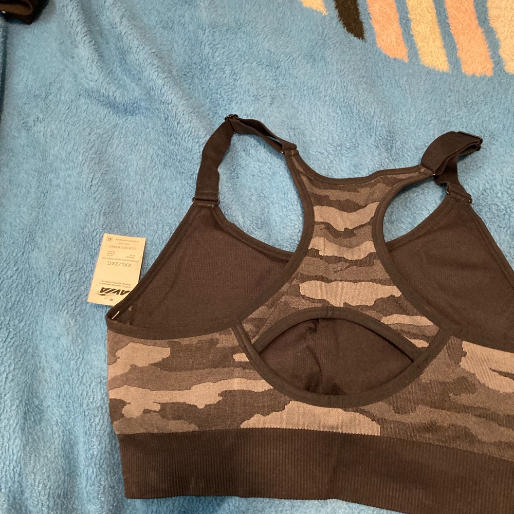 Camouflage gray and black sports bra by Avis size xxl never worn new with tags